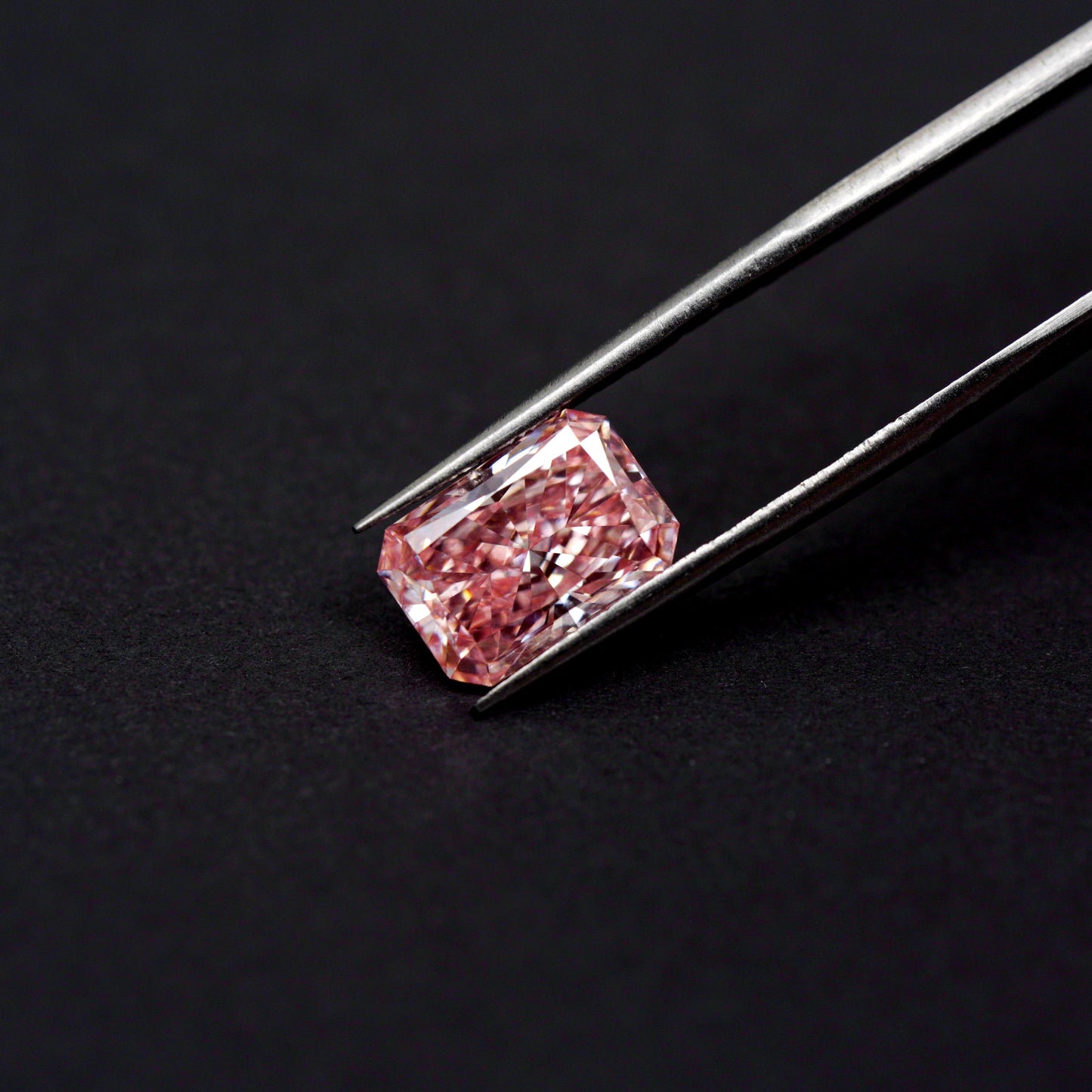 Radiant 3.08ct Fancy Vivid Pink VVS2 EX EX